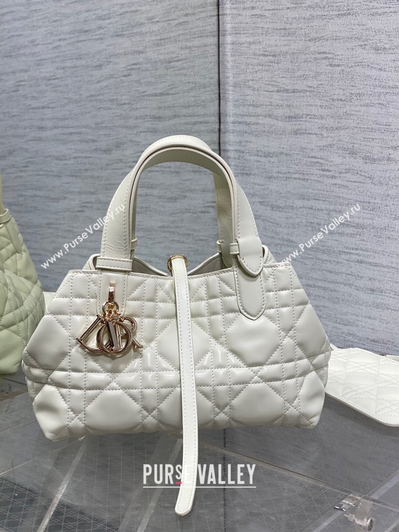 Dior Small Toujours Tote bag in Macrocannage Calfskin White 2024 (XXG-241101107)