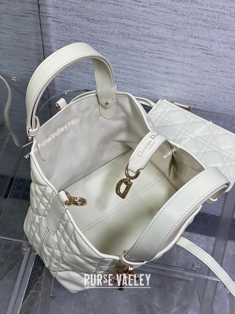 Dior Small Toujours Tote bag in Macrocannage Calfskin White 2024 (XXG-241101107)