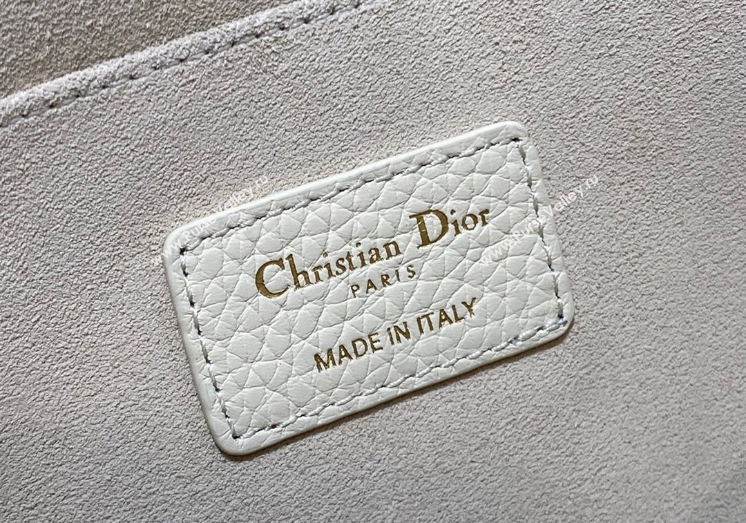 Dior Medium Bobby Bag in Grained Calfskin White 2024 M9042 (XXG-241212022)