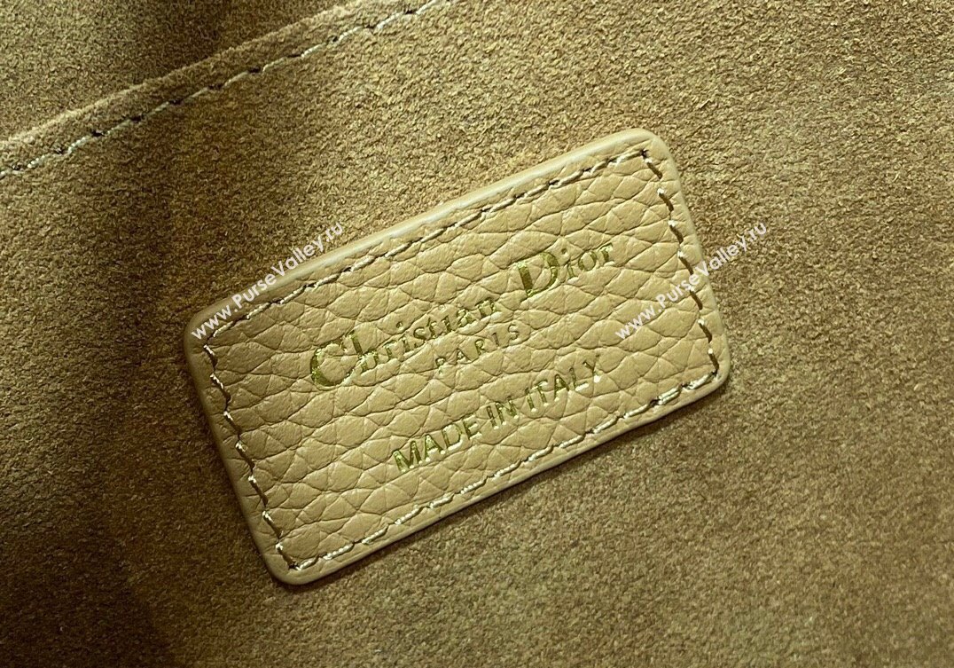 Dior Medium Bobby Bag in Biscuit Brown Grained Calfskin 2024 M9042 (XXG-241212020)