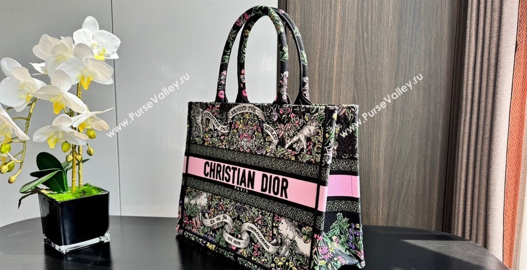 Dior Medium Dior Book Tote bag in Black Embroidery with Multicolor Dior Around the World Motif 2024 (XXG-241212055)