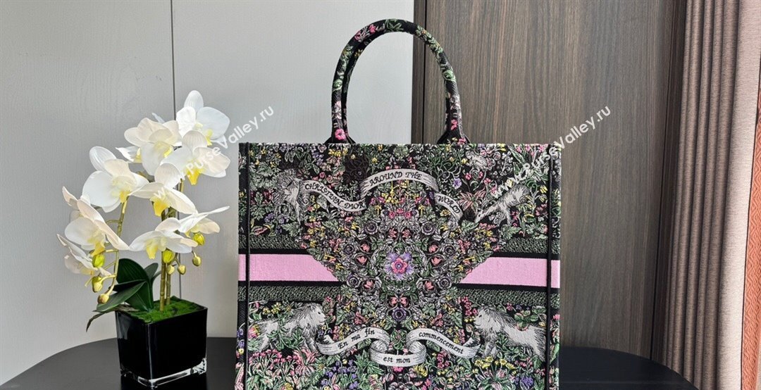 Dior Large Dior Book Tote bag in Black Embroidery with Multicolor Dior Around the World Motif 2024 (XXG-241212056)