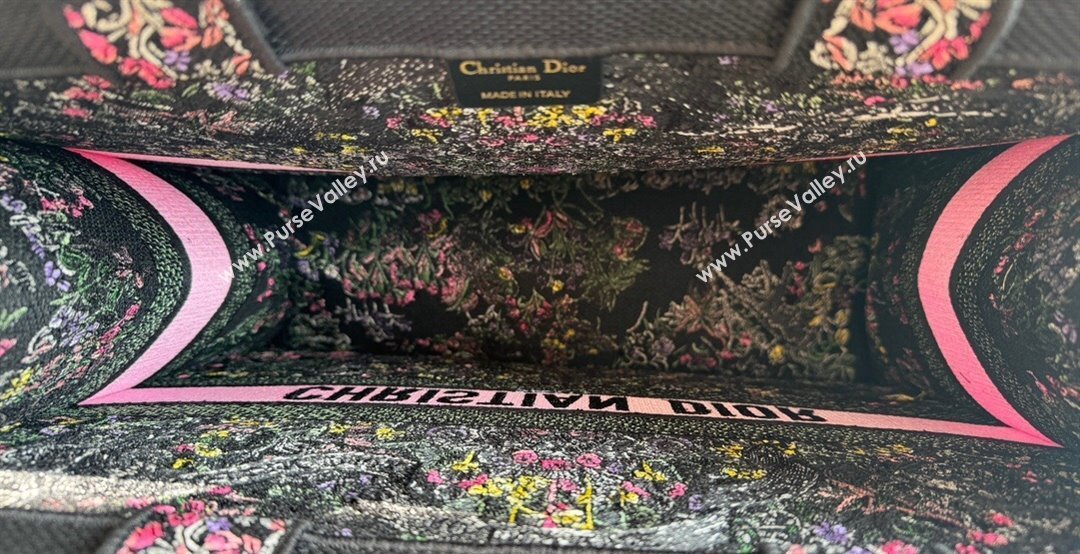 Dior Large Dior Book Tote bag in Black Embroidery with Multicolor Dior Around the World Motif 2024 (XXG-241212056)