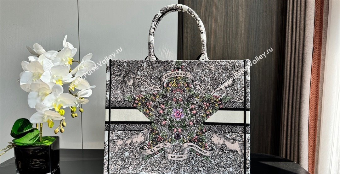 Dior Large Dior Book Tote bag in Latte White Embroidery with Multicolor Dior Around the World Motif 2024 (XXG-241212058)