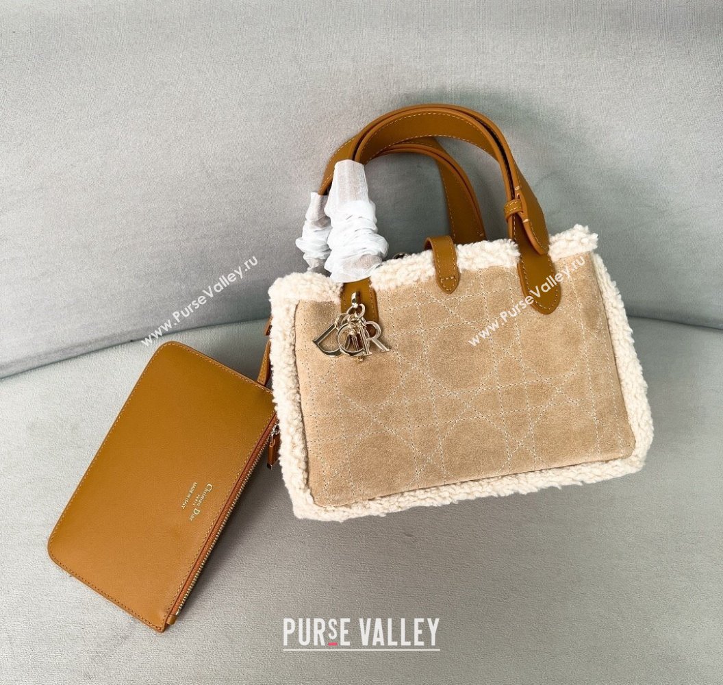 Dior Small Dior Toujours Tote Bag in Beige Suede and White Shearling 2024 1212 (BF-241212066)