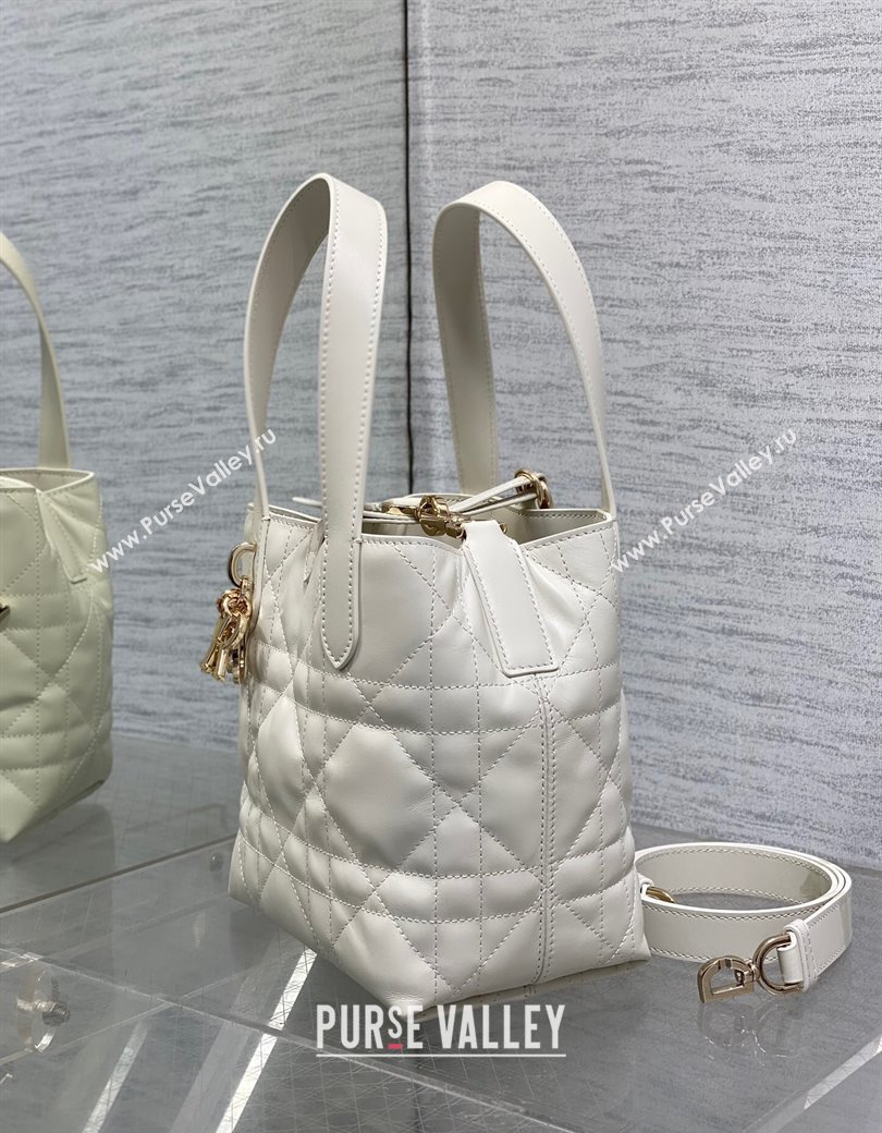 Dior Small Toujours Vertical Tote Bag in Macrocannage Calfskin White 2025 2835 (XXG-250207071)