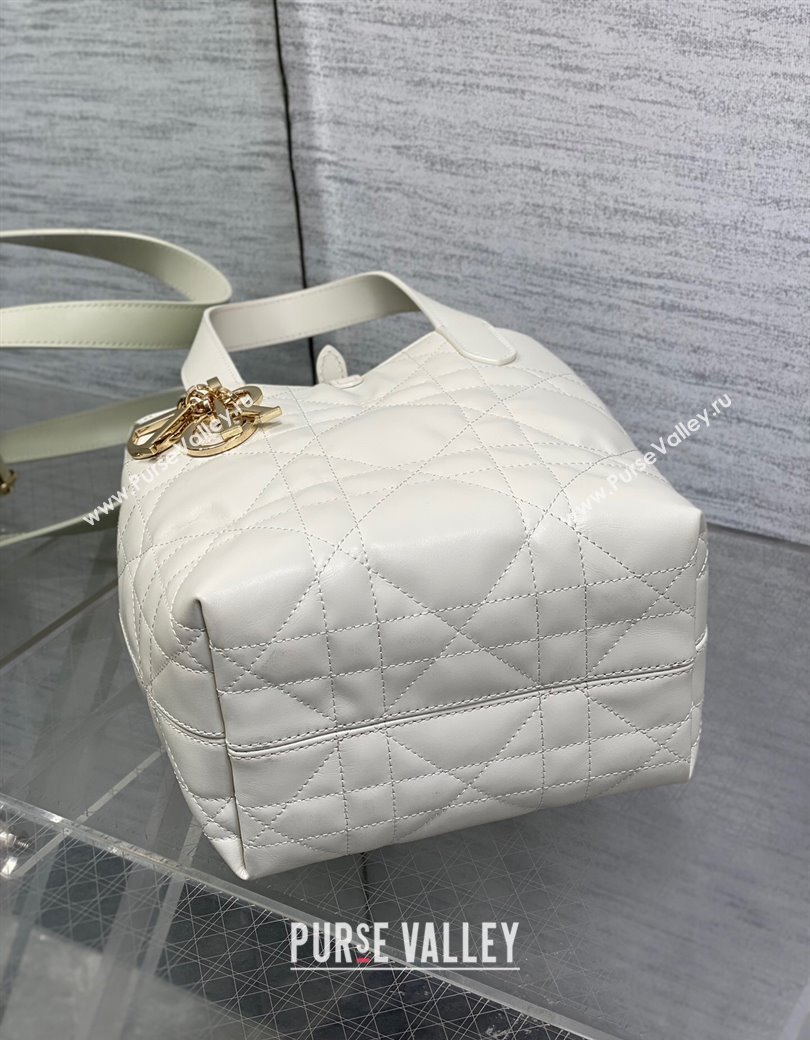 Dior Small Toujours Vertical Tote Bag in Macrocannage Calfskin White 2025 2835 (XXG-250207071)