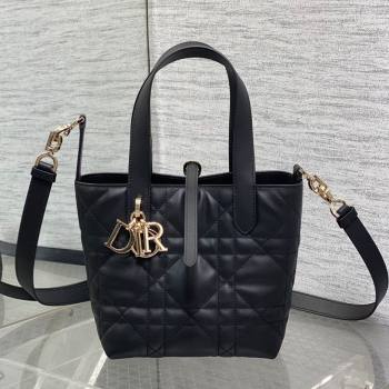 Dior Small Toujours Vertical Tote Bag in Macrocannage Calfskin Black 2025 2835 (XXG-250207073)