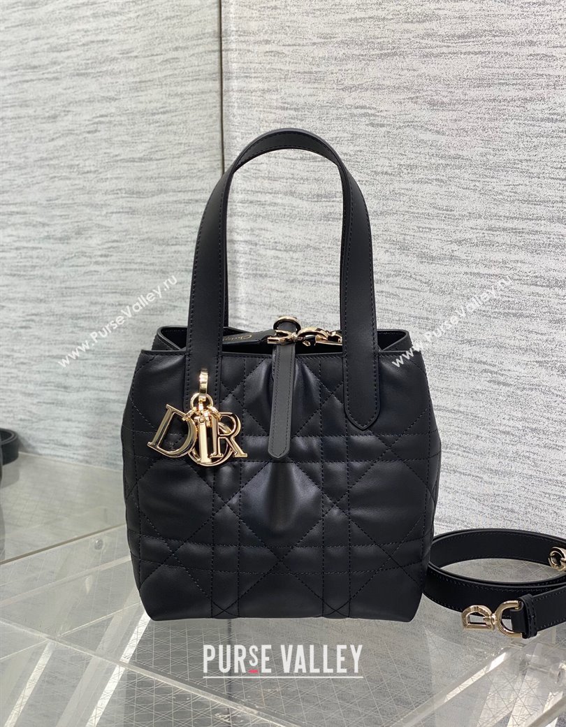 Dior Small Toujours Vertical Tote Bag in Macrocannage Calfskin Black 2025 2835 (XXG-250207073)