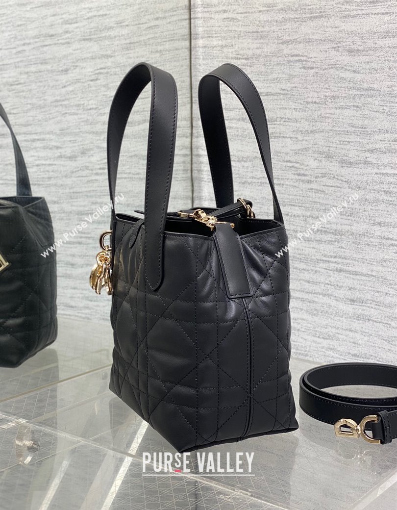 Dior Small Toujours Vertical Tote Bag in Macrocannage Calfskin Black 2025 2835 (XXG-250207073)