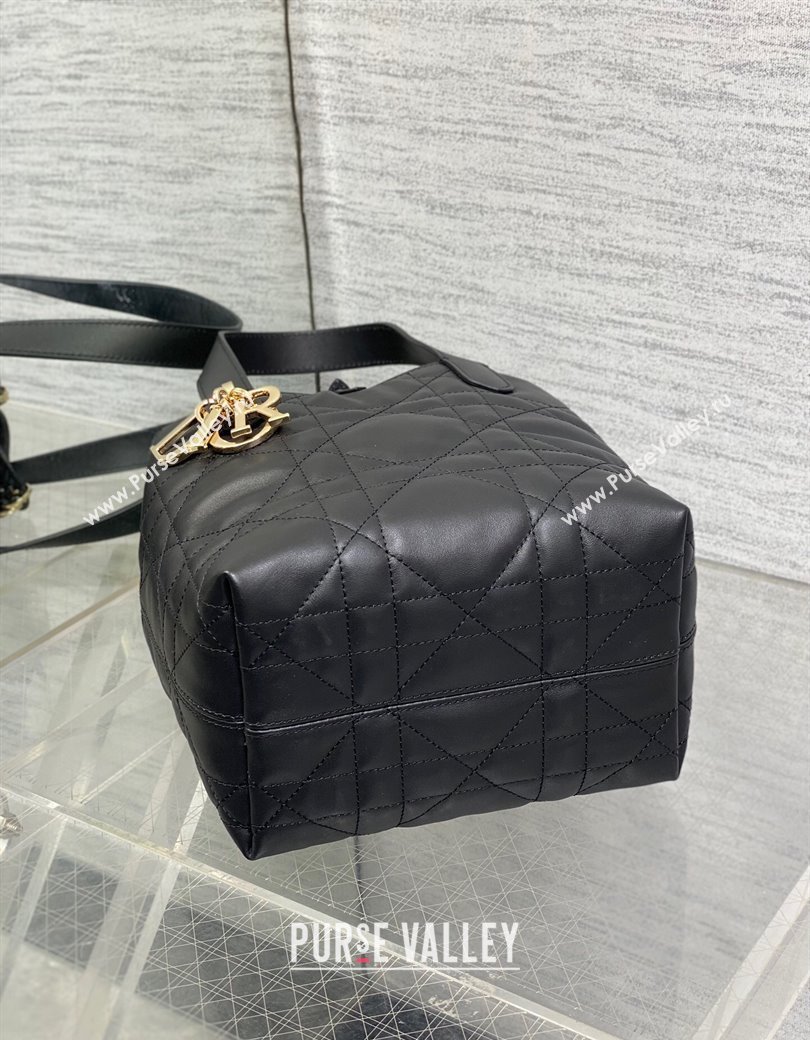 Dior Small Toujours Vertical Tote Bag in Macrocannage Calfskin Black 2025 2835 (XXG-250207073)