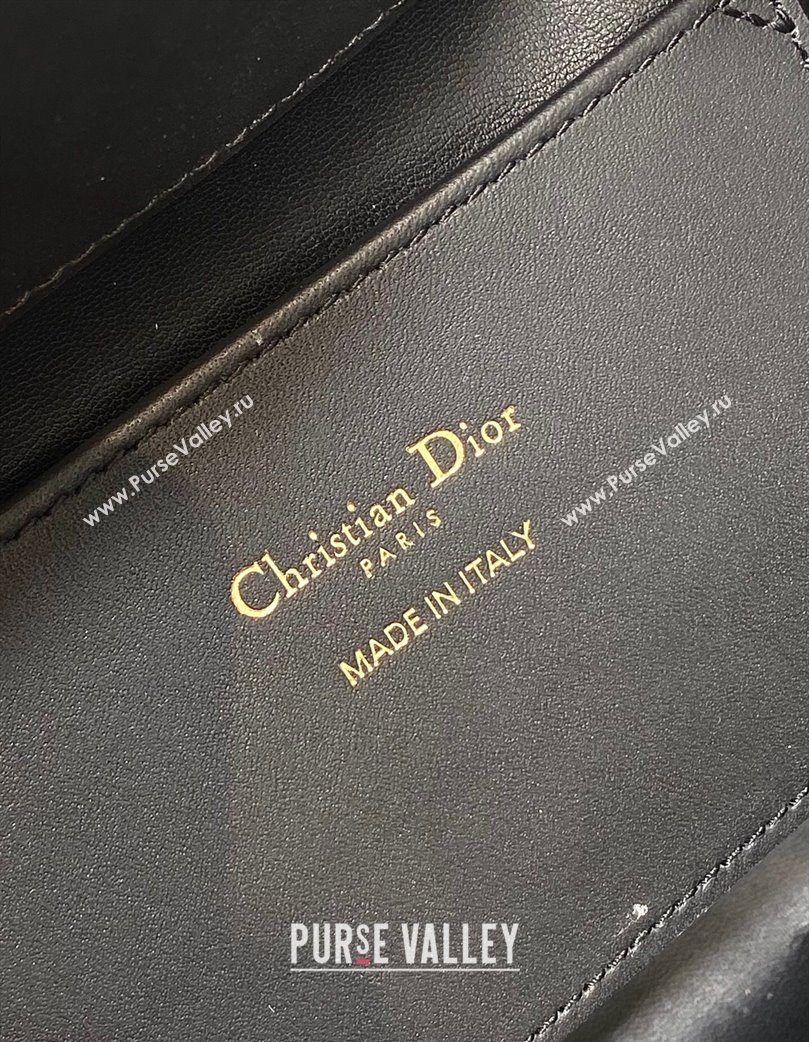 Dior Small Toujours Vertical Tote Bag in Macrocannage Calfskin Black 2025 2835 (XXG-250207073)