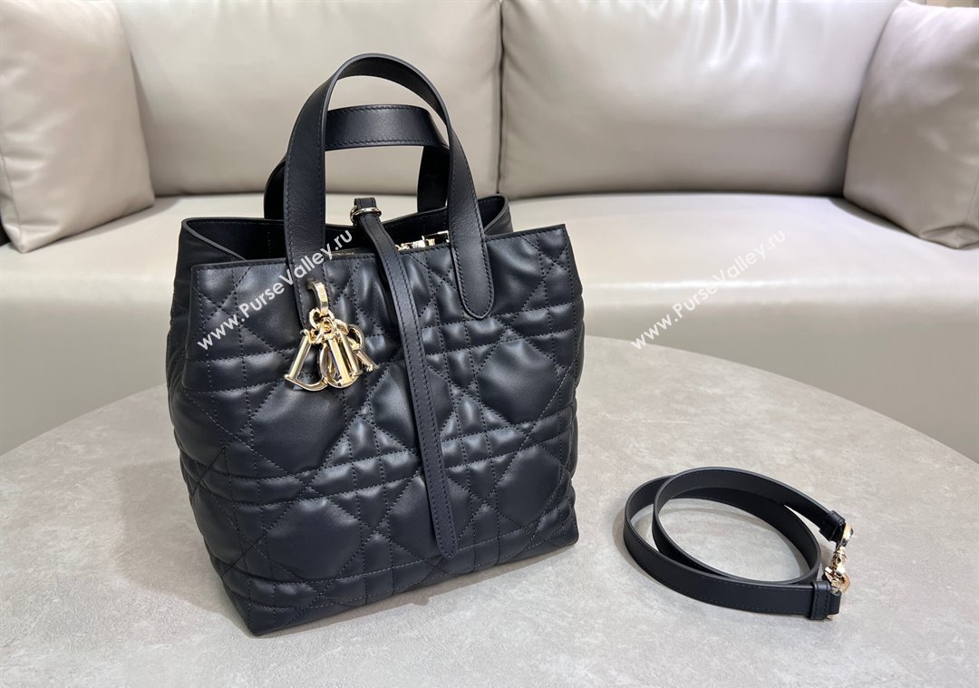 Dior Medium Toujours Vertical Tote Bag in Macrocannage Calfskin Black 2025 2836 (XXG-250207079)