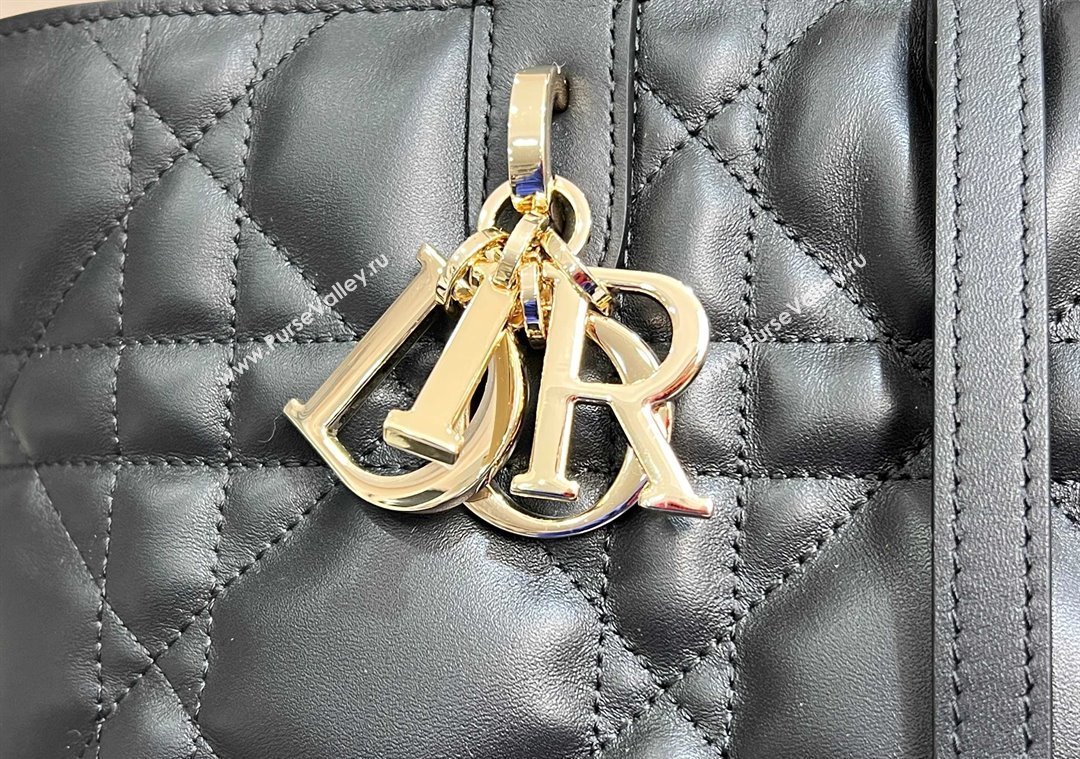 Dior Medium Toujours Vertical Tote Bag in Macrocannage Calfskin Black 2025 2836 (XXG-250207079)