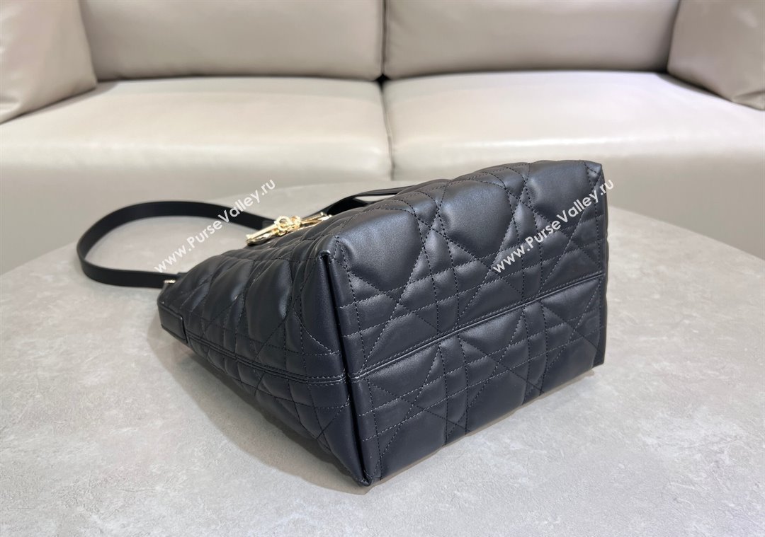 Dior Medium Toujours Vertical Tote Bag in Macrocannage Calfskin Black 2025 2836 (XXG-250207079)