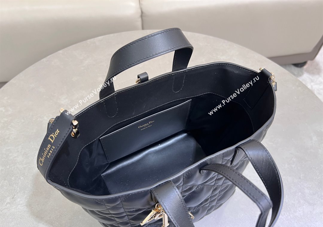 Dior Medium Toujours Vertical Tote Bag in Macrocannage Calfskin Black 2025 2836 (XXG-250207079)