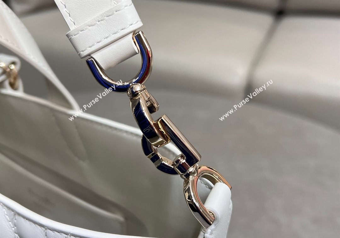 Dior Medium Toujours Vertical Tote Bag in Macrocannage Calfskin White 2025 2836 (XXG-250207080)