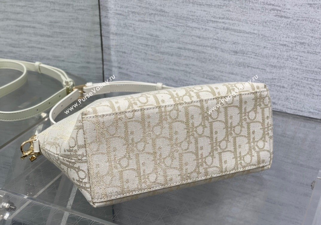 Dior Medium DiorTravel Nomad Pouch in Gold-Tone Dior Oblique Jacquard 2025 5554 (XXG-250207065)