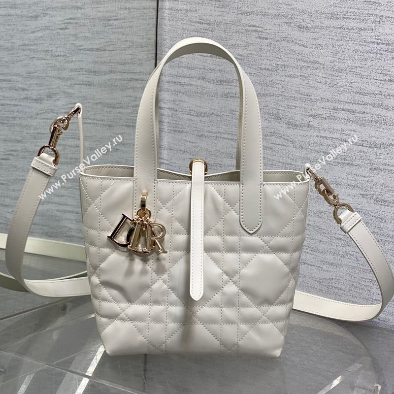 Dior Small Toujours Vertical Tote Bag in Macrocannage Calfskin White 2025 2835 (XXG-250207071)