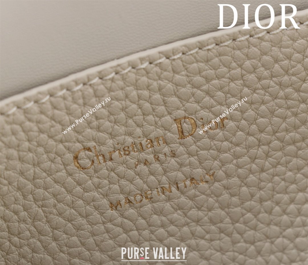 Dior Small Signature Bucket Bag in Grained Calfskin White 2025 0403 (XXG-250403102)