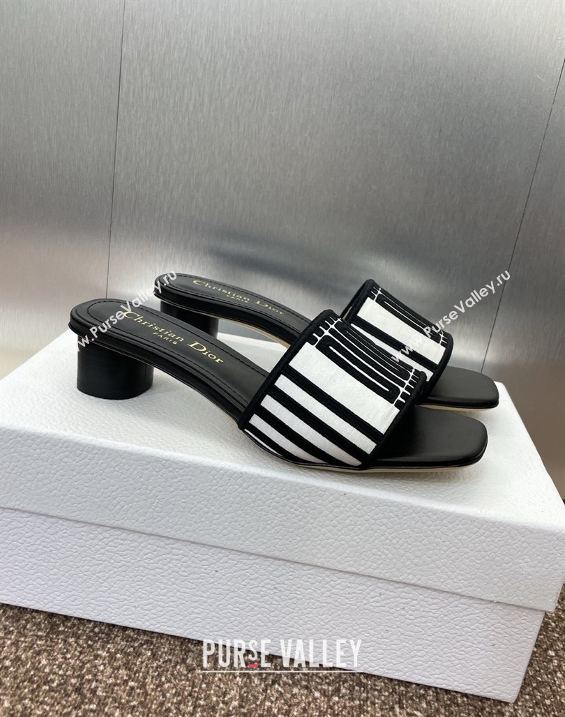 Dior Dway Heel Slides Sandal 4.5cm in Black and White Cotton Embroidered with Dior Graphique Motif 2025 (MD-250425097)