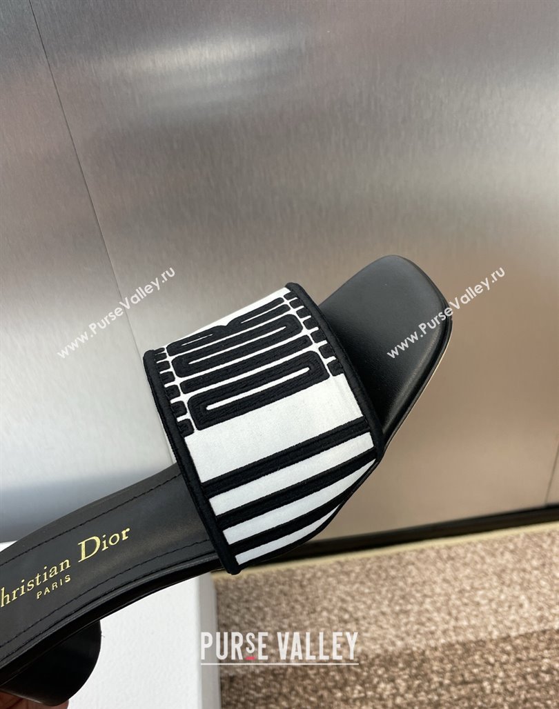 Dior Dway Heel Slides Sandal 4.5cm in Black and White Cotton Embroidered with Dior Graphique Motif 2025 (MD-250425097)