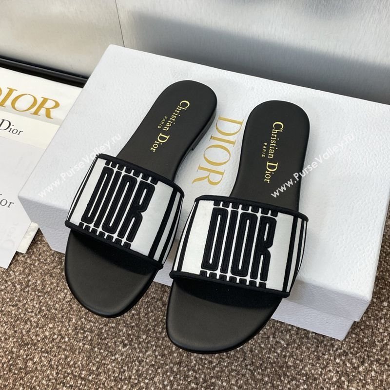 Dior Dway Flat Slides Sandal in Black and White Cotton Embroidered with Dior Graphique Motif 2025 (MD-250425098)