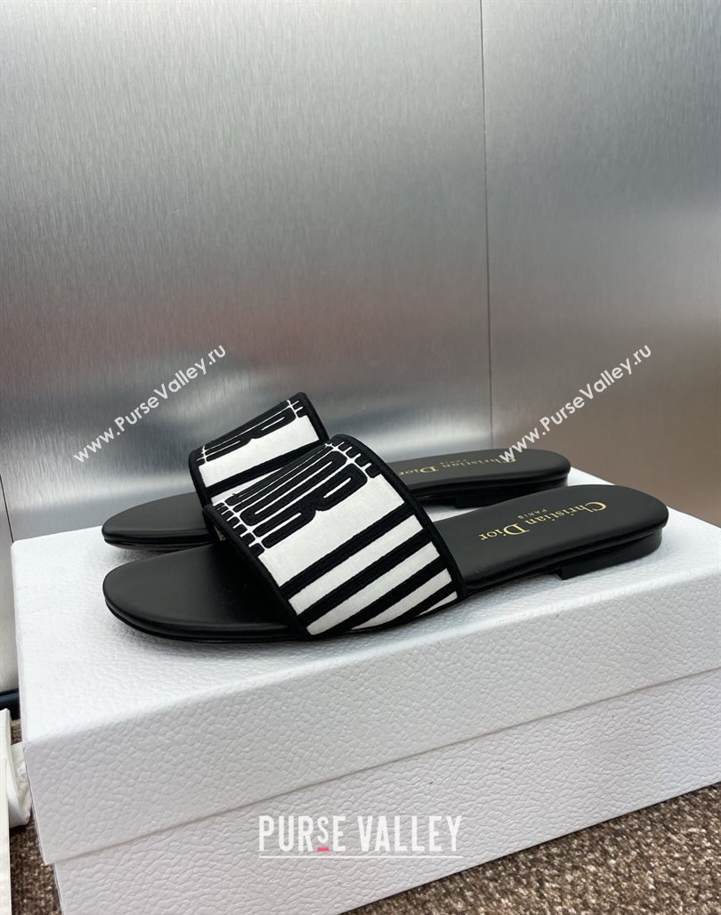 Dior Dway Flat Slides Sandal in Black and White Cotton Embroidered with Dior Graphique Motif 2025 (MD-250425098)
