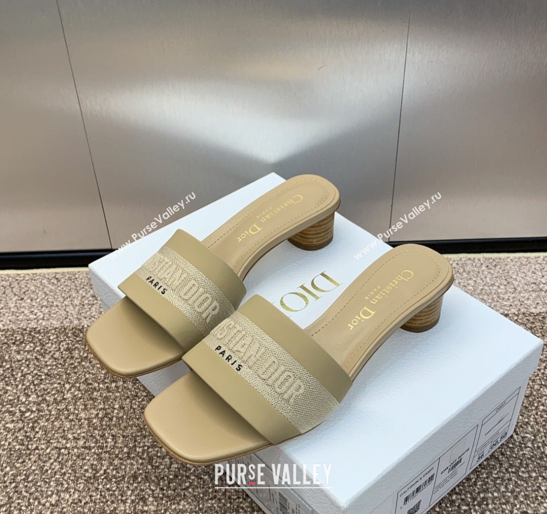 Dior Dway Heel Slides Sandal 4.5cm in Calfskin and Embroidered Cotton Beige 2025 S03W (MD-250425105)