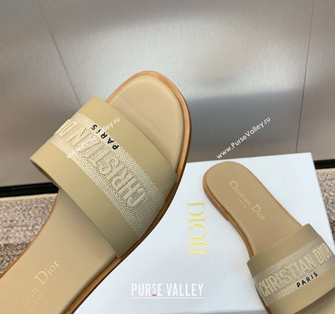 Dior Dway Flat Slides Sandal in Calfskin and Embroidered Cotton Beige 2025 S03W (MD-250425106)