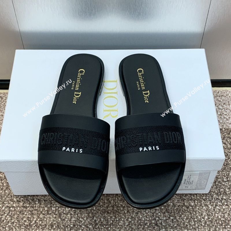 Dior Dway Flat Slides Sandal in Calfskin and Embroidered Cotton Black 2025 S03W (MD-250425108)