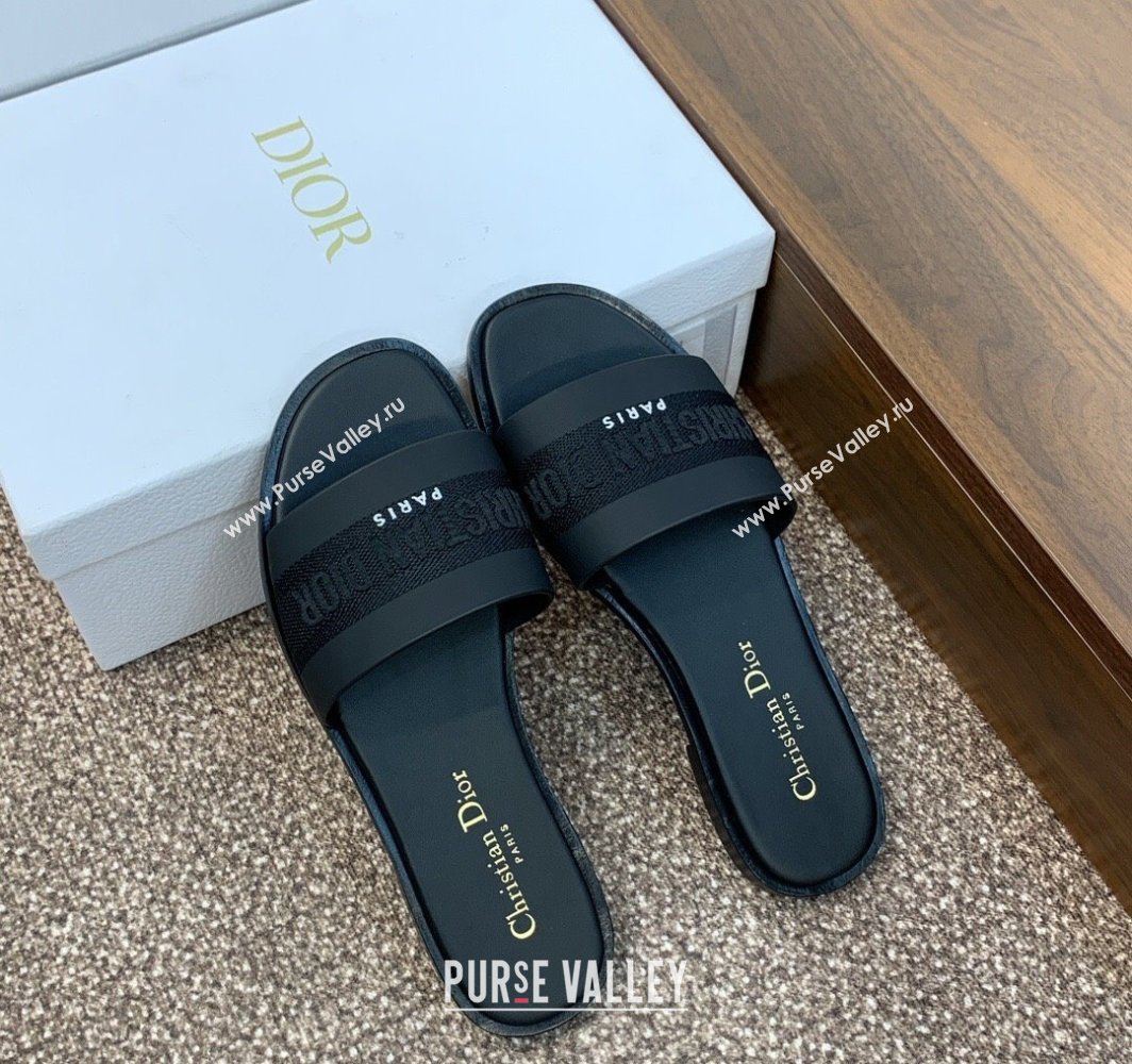 Dior Dway Flat Slides Sandal in Calfskin and Embroidered Cotton Black 2025 S03W (MD-250425108)
