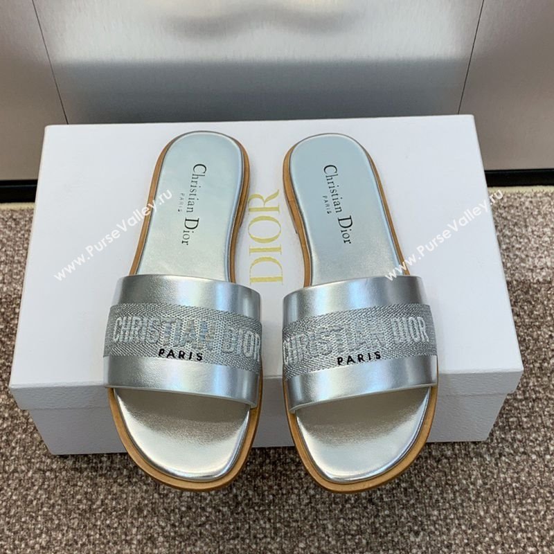 Dior Dway Flat Slides Sandal in Calfskin and Embroidered Cotton Silver 2025 S03W (MD-250425110)