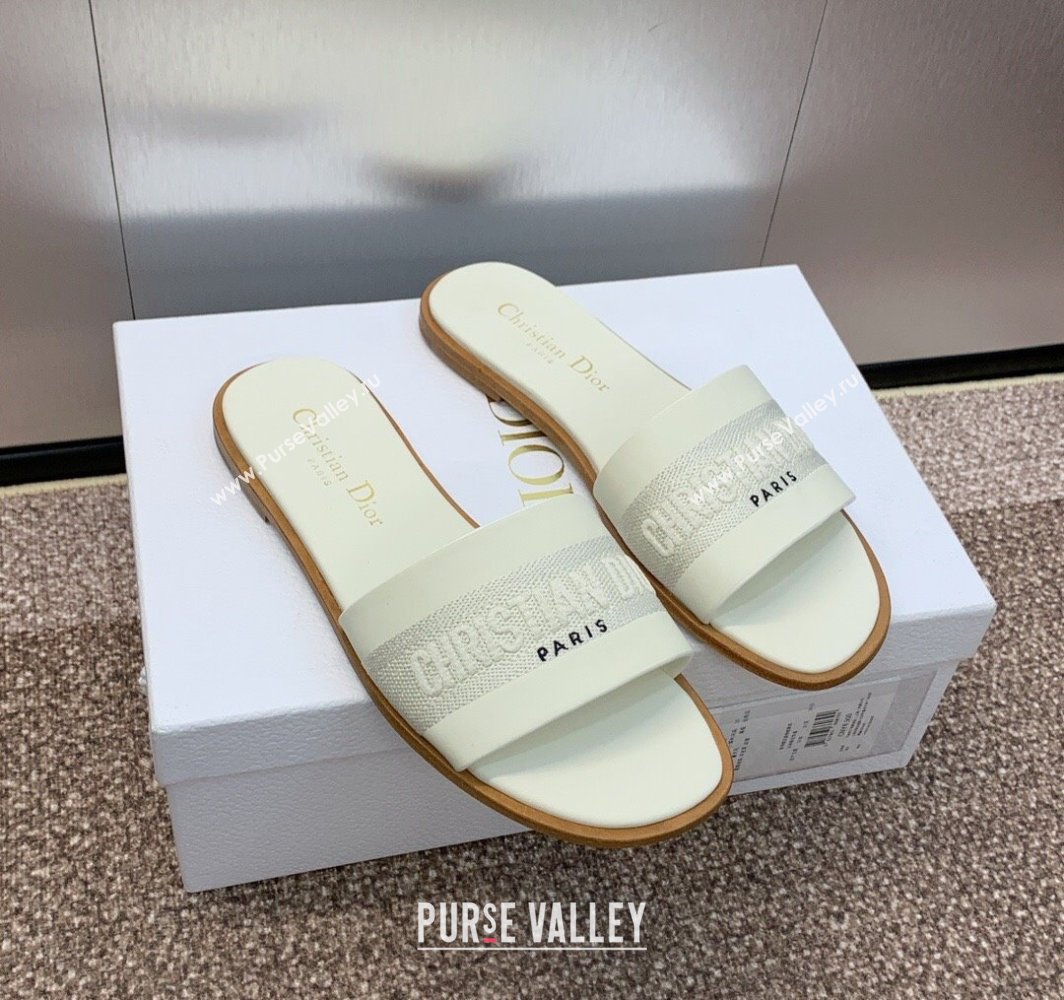 Dior Dway Flat Slides Sandal in Calfskin and Embroidered Cotton White 2025 S03W (MD-250425116)