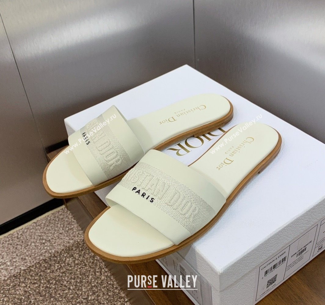 Dior Dway Flat Slides Sandal in Calfskin and Embroidered Cotton White 2025 S03W (MD-250425116)