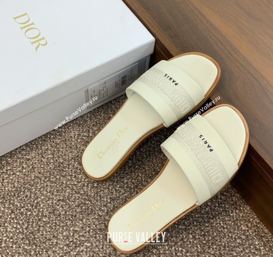 Dior Dway Flat Slides Sandal in Calfskin and Embroidered Cotton White 2025 S03W (MD-250425116)