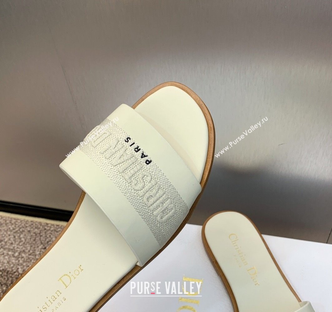 Dior Dway Flat Slides Sandal in Calfskin and Embroidered Cotton White 2025 S03W (MD-250425116)