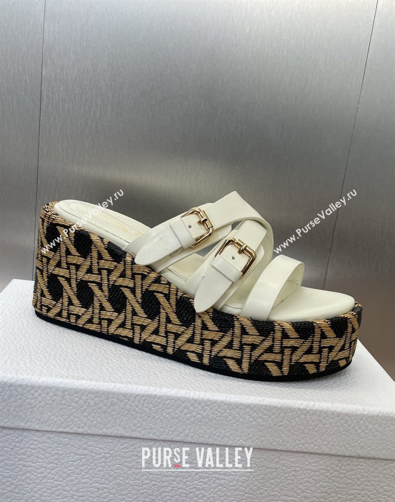 Dior LAmazone Wedge Slides Sandal 6cm in Calfskin and Graphic Cannage Straw with Buckle White 2025 (MD-250425036)