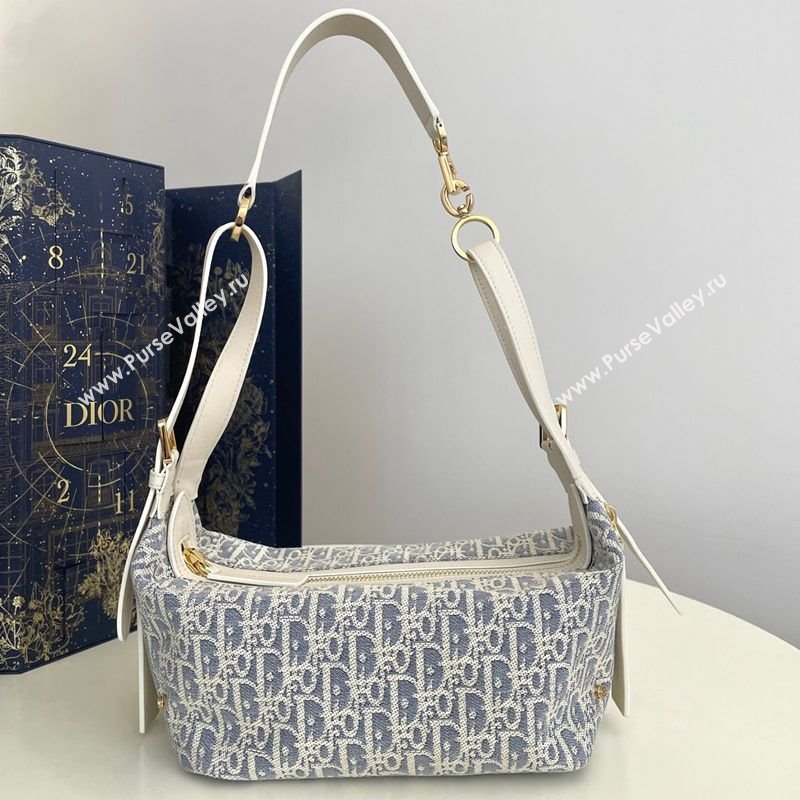Dior Small D-Journey Bag in Blue Dior Oblique Chambray with Raffia Effect and Light Biscuit Smooth Calfskin 2025 (XXG-250521144)