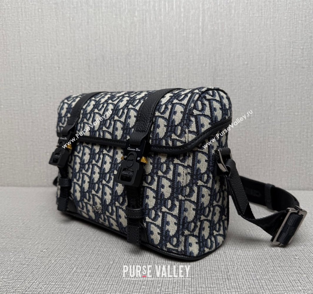 Dior Mens Hit the Road Messenger Bag with Flap in Oblique Jacquard with Grained Calfskin Beige/Black 2025 9271 (XXG-250521132)