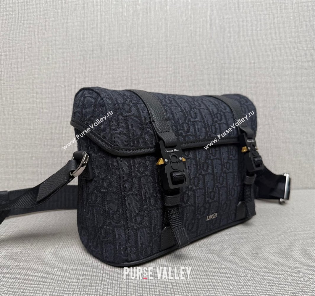 Dior Mens Hit the Road Messenger Bag with Flap in Oblique Jacquard with Grained Calfskin Black2 2025 9271 (XXG-250521133)