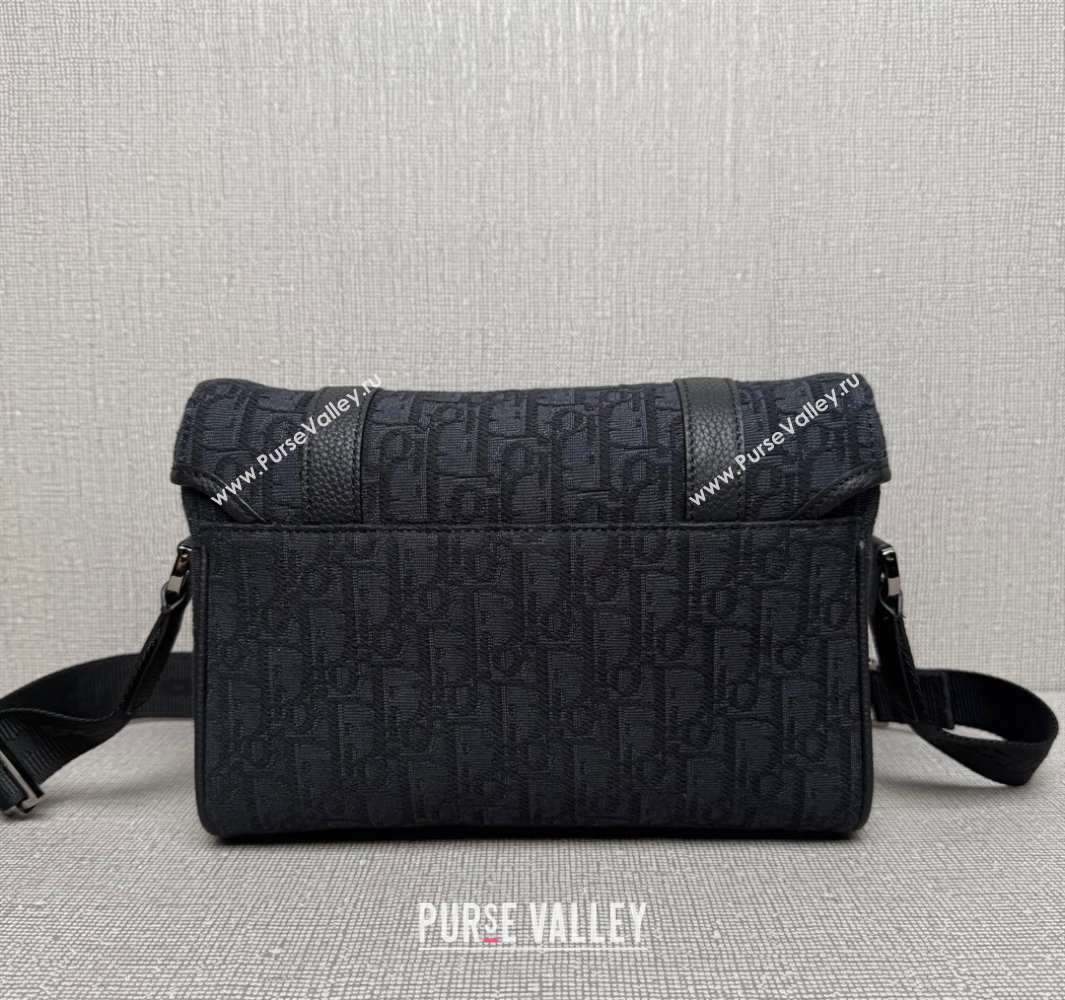 Dior Mens Hit the Road Messenger Bag with Flap in Oblique Jacquard with Grained Calfskin Black2 2025 9271 (XXG-250521133)