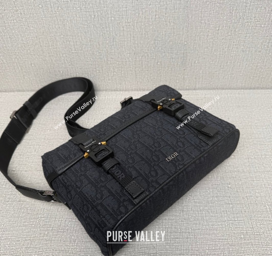 Dior Mens Hit the Road Messenger Bag with Flap in Oblique Jacquard with Grained Calfskin Black2 2025 9271 (XXG-250521133)