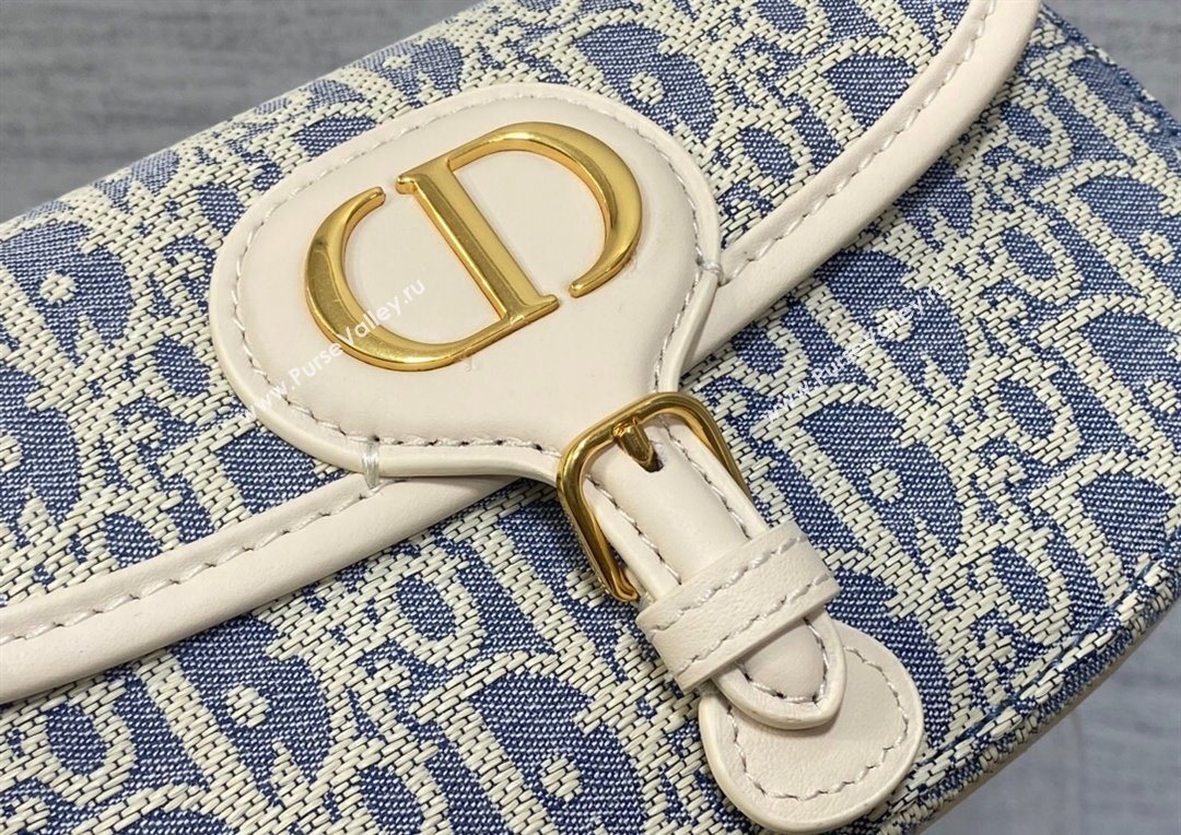 Dior Bobby East-West Bag in Blue Oblique Chambray with Raffia Effect and White Calfskin 2025 (XXG-250627079)