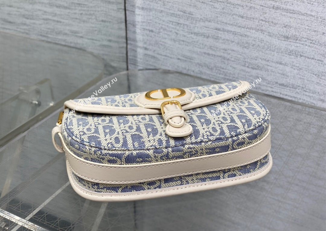 Dior Bobby East-West Bag in Blue Oblique Chambray with Raffia Effect and White Calfskin 2025 (XXG-250627079)
