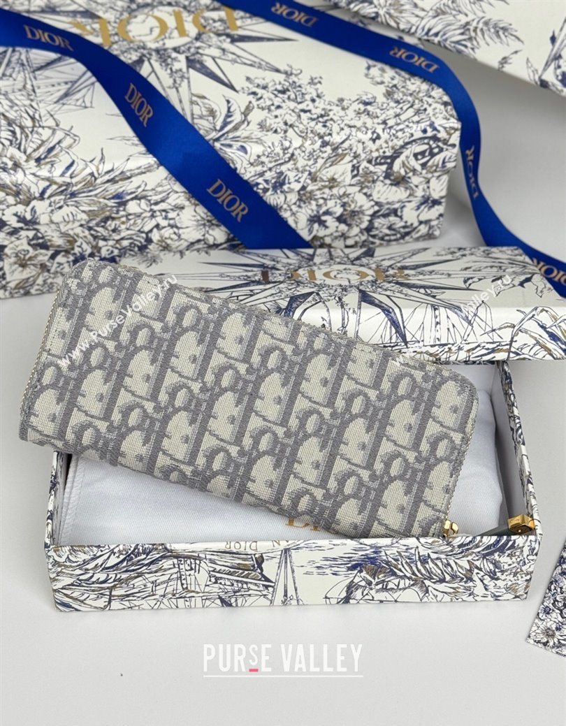 Dior 30 Montaigne Voyageur Slim Wallet in Oblique Jacquard Grey 2025 (XXG-250627082)