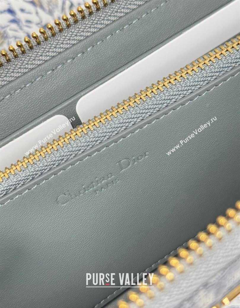 Dior 30 Montaigne Voyageur Slim Wallet in Oblique Jacquard Grey 2025 (XXG-250627082)