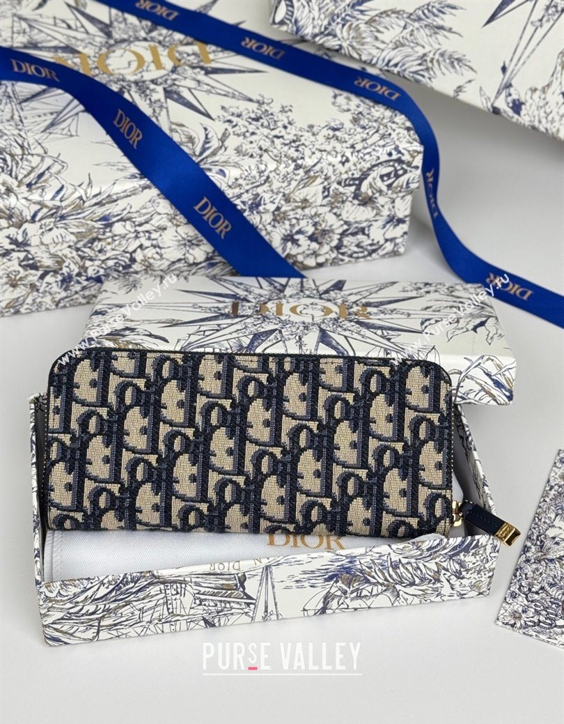 Dior 30 Montaigne Voyageur Slim Wallet in Oblique Jacquard Blue 2025 (XXG-250627083)
