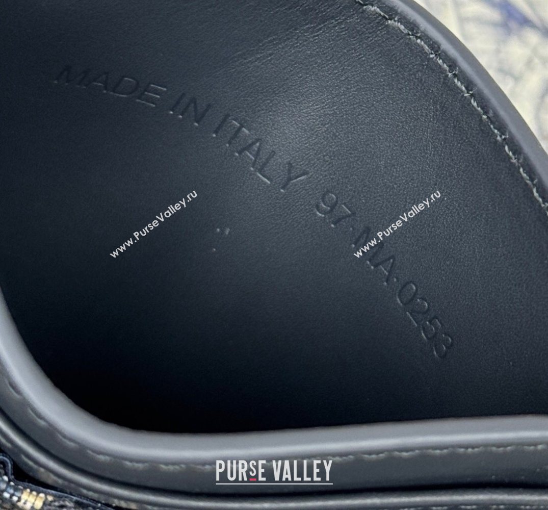 Dior 30 Montaigne Freesia Card Holder in Oblique Jacquard Blue 2025 (XXG-250627085)