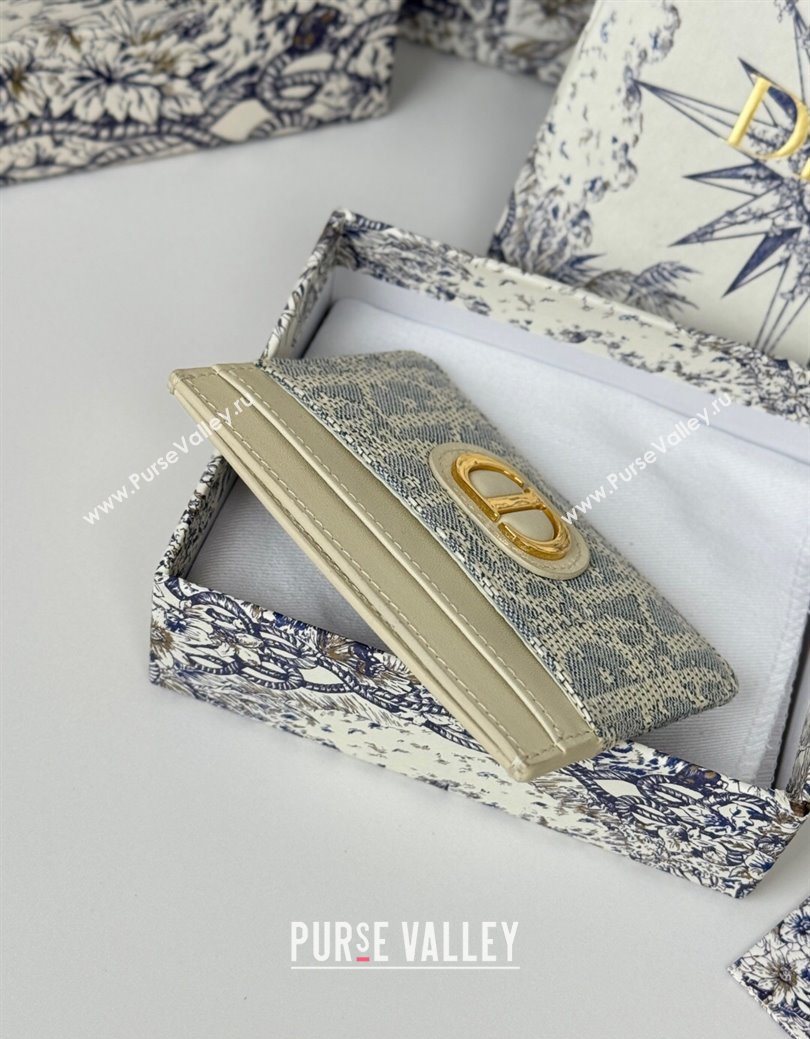 Dior 30 Montaigne Freesia Card Holder in Blue Oblique Chambray with Raffia Effect and White Smooth Calfskin 2025 (XXG-250627086)